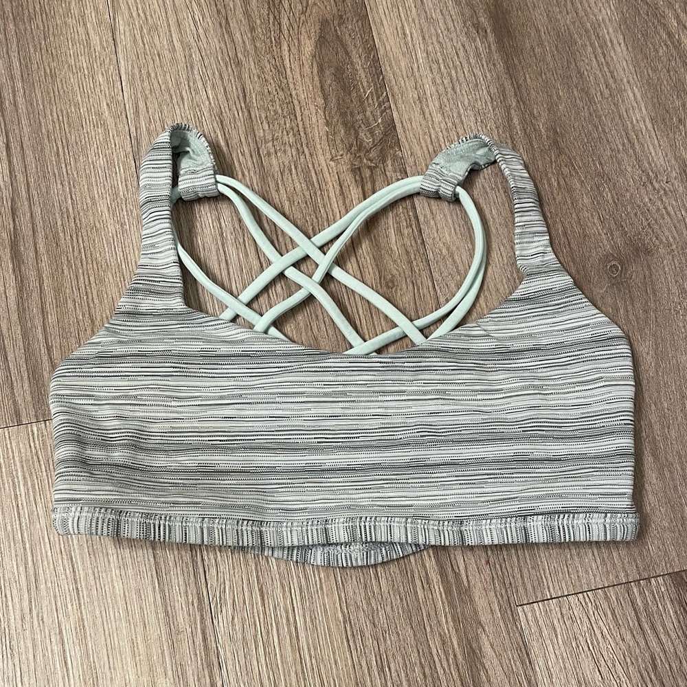 Lululemon free to be bra